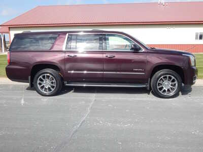 2017 GMC Yukon XL, $17950. Photo 6