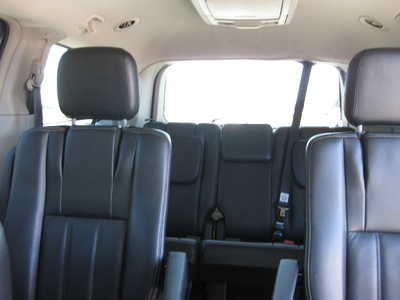 2012 Chrysler Town & Country, $10900. Photo 7
