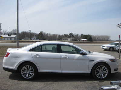 2018 Ford Taurus, $12900. Photo 3