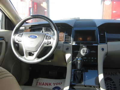2018 Ford Taurus, $12900. Photo 8