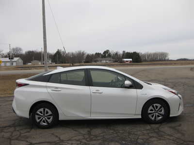 2017 Toyota Prius, $16900. Photo 3
