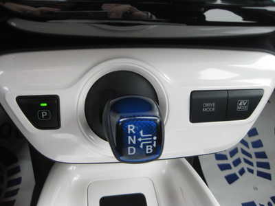 2017 Toyota Prius, $16900. Photo 9