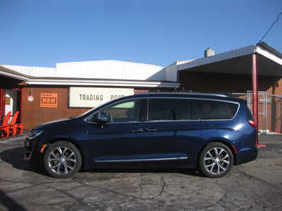 2018 Chrysler Pacifica, $18900. Photo 1