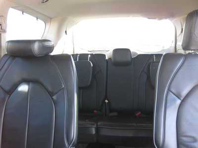 2018 Chrysler Pacifica, $18900. Photo 7