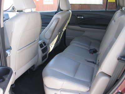 2020 Honda Pilot, $21900. Photo 6