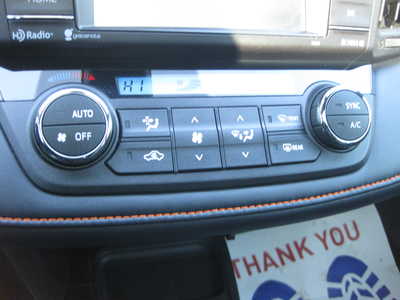 2018 Toyota RAV4, $20900. Photo 9