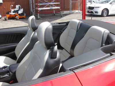 2022 Ford Mustang, $23900. Photo 6