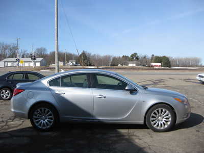 2011 Buick Regal, $10900. Photo 3
