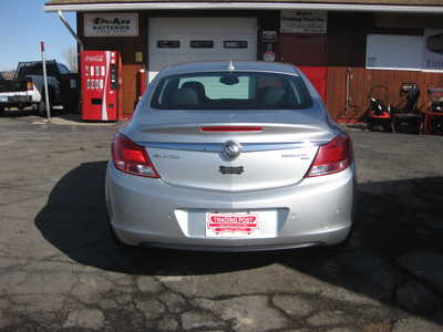 2011 Buick Regal, $10900. Photo 4