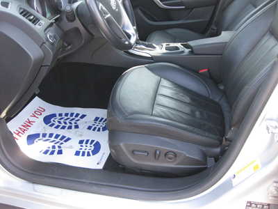 2011 Buick Regal, $10900. Photo 5