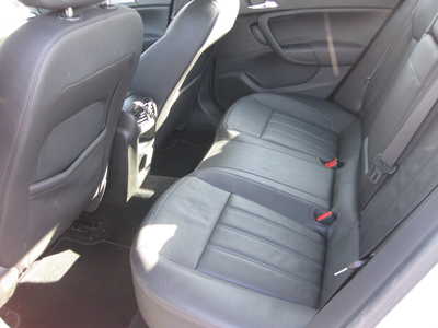 2011 Buick Regal, $10900. Photo 6