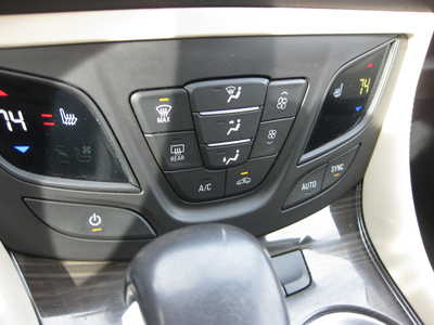 2020 Buick Envision, $22900. Photo 9
