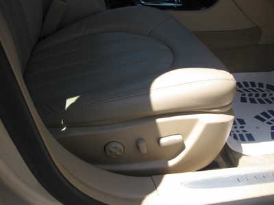 2007 Buick Lucerne, $8995. Photo 6