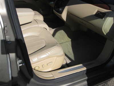 2011 Buick Lucerne, $11900. Photo 5