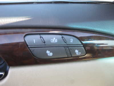 2011 Buick Lucerne, $11900. Photo 11