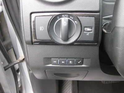 2015 Chevrolet Captiva, $5995. Photo 12