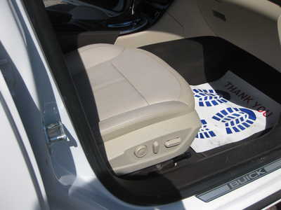 2011 Buick Regal, $5995. Photo 6