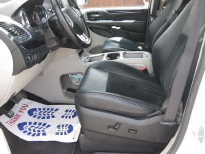 2018 Dodge Caravan, Grand, $12900. Photo 5