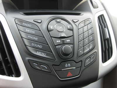 2013 Ford Focus, $4495. Photo 10