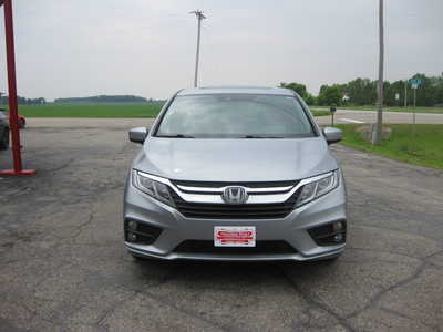 2018 Honda Odyssey, $25900. Photo 2