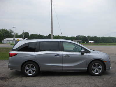 2018 Honda Odyssey, $25900. Photo 3