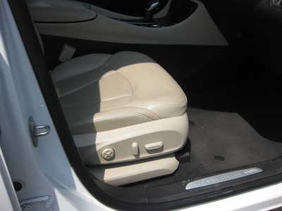 2020 Buick Envision, $22900. Photo 6