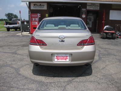 2008 Toyota Avalon, $9995. Photo 4