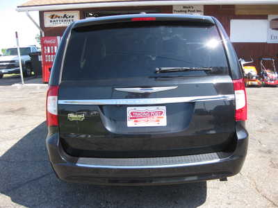 2010 Chrysler 5th Avenue, $. Photo 3