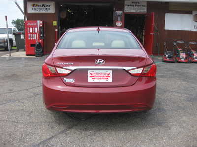 2013 Hyundai Sonata, $7995. Photo 4
