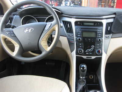 2013 Hyundai Sonata, $7995. Photo 7