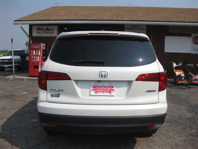 2017 Honda Pilot, $17900. Photo 4