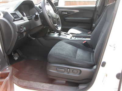 2017 Honda Pilot, $17900. Photo 5