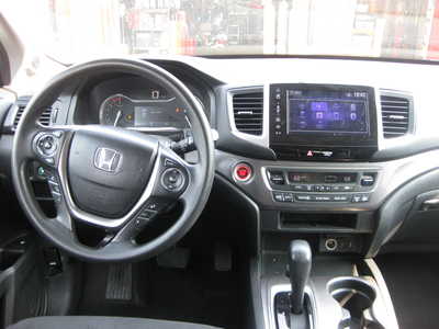 2017 Honda Pilot, $17900. Photo 7