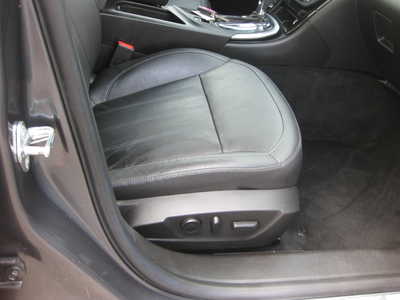 2011 Buick Regal, $8995. Photo 6
