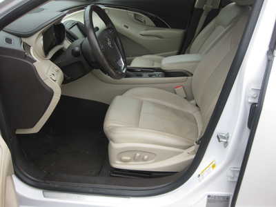 2015 Buick LaCrosse, $18900. Photo 5