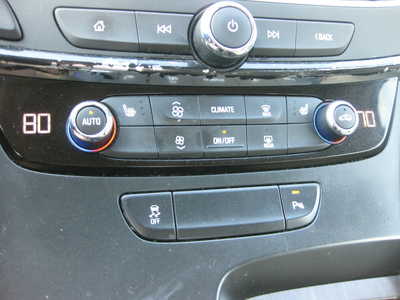 2017 Buick LaCrosse, $21900. Photo 10