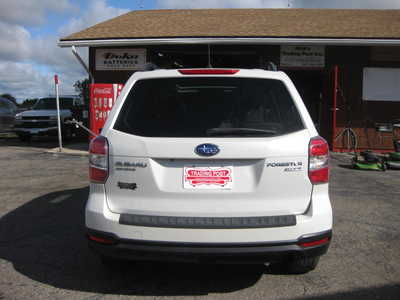2014 Subaru Forester, $12900. Photo 4