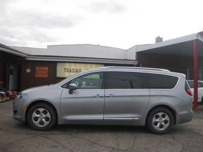 2017 Chrysler Pacifica, $17900. Photo 1