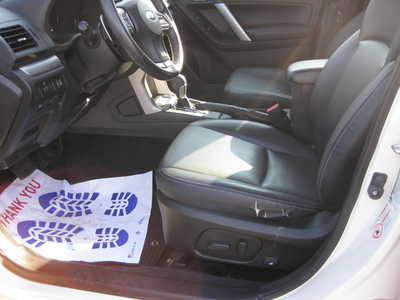 2015 Subaru Forester, $14900. Photo 5