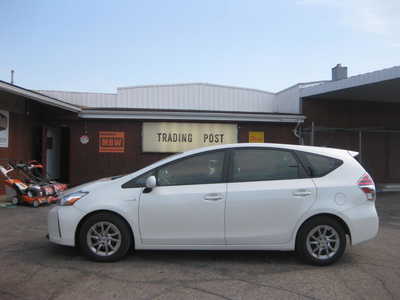 2016 Toyota Prius, $16900. Photo 1