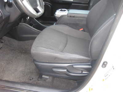 2016 Toyota Prius, $16900. Photo 5