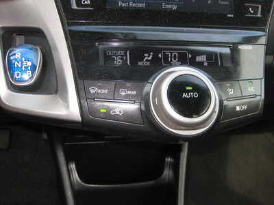 2016 Toyota Prius, $16900. Photo 9