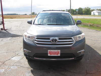 2012 Toyota Highlander, $13900. Photo 2