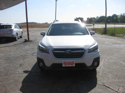 2018 Subaru Outback, $21900. Photo 2