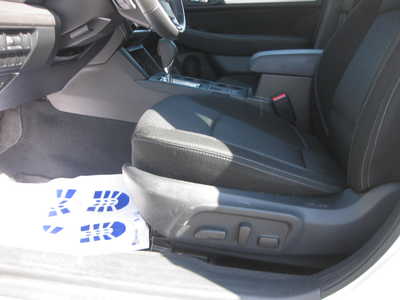 2018 Subaru Outback, $21900. Photo 5