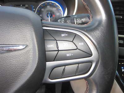 2018 Chrysler Pacifica, $17900. Photo 11