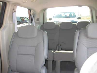 2009 Chrysler Town & Country, $8995. Photo 11