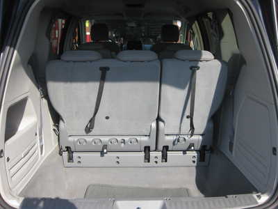 2009 Chrysler Town & Country, $8995. Photo 12