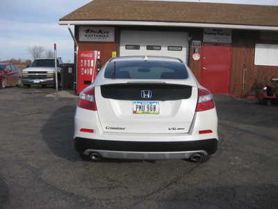 2015 Honda Accord Crosstour, $11900. Photo 4