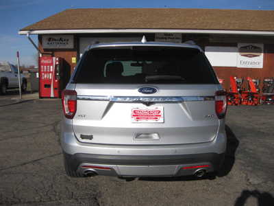 2017 Ford Explorer, $14900. Photo 4